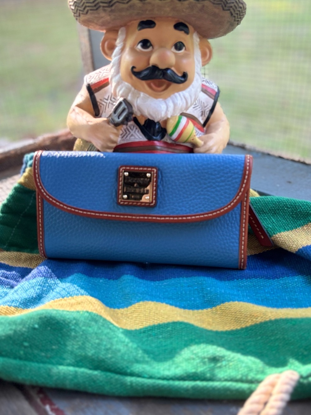Dooney & Bourke pebble-grain-continental clutch wallet NWT
